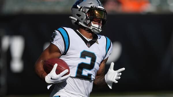 Panthers acquire top overall pick in NFL draft from Bears for multiple picks, DJ Moore