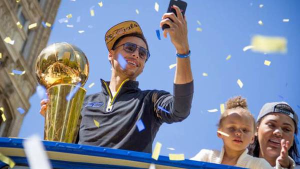 Davidson town leaders vote in favor to name I-77 interchange after Steph Curry
