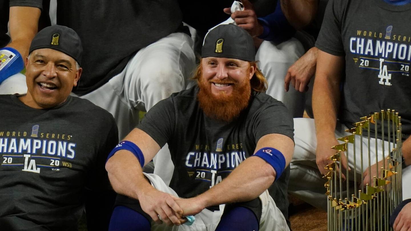 MLB rips Justin Turner for celebrating with Dodgers teammates after  positive coronavirus test