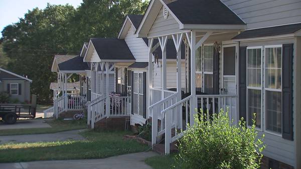 Residents scramble to find new place to live after notice to vacate from new landlord