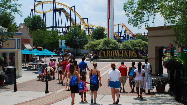 Carowinds owner weighs takeover bid from SeaWorld