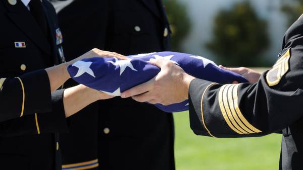 Hundreds help say goodbye to Army veteran without family