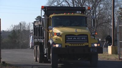 NCDOT crews get Charlotte area roads ready for the weekend winter storm