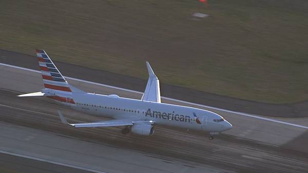 NTSB: Charlotte flight to Sarasota had to avoid plane on same runway during landing