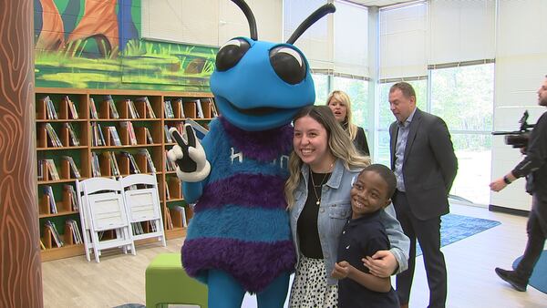 Hornets and BoA partner to renovate Charlotte elementary school’s library