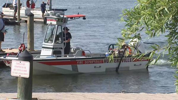 Swimmer dies after jumping off boat at popular Lake Norman sandbar