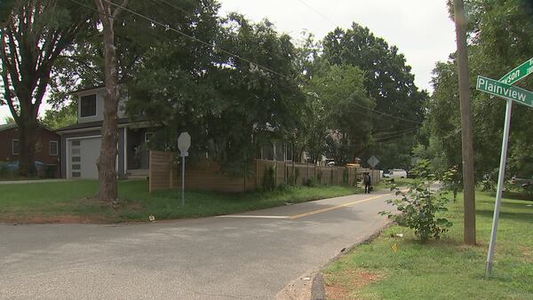 West Charlotte neighbors plead for speed humps to slow down speeding drivers