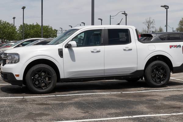 Recall alert: 144K Ford Mavericks recalled; backup camera may freeze