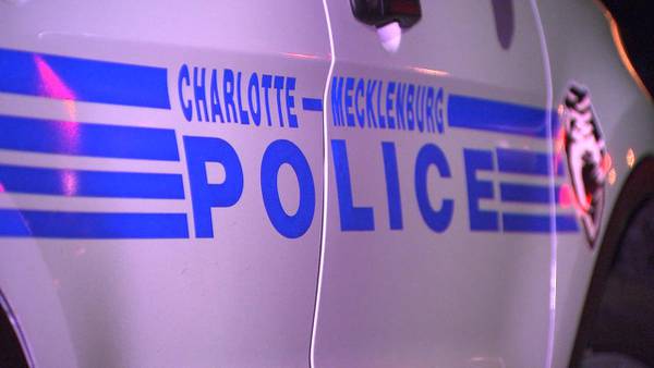 Man killed in motorcycle crash in northwest Charlotte