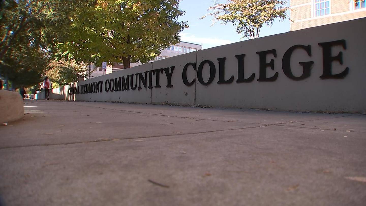 CPCC students return to campus for fall semester amid pandemic WSOC TV