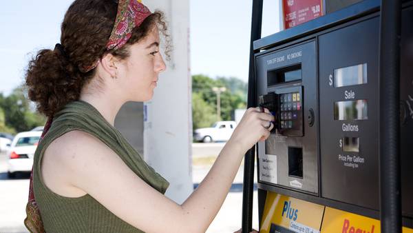 Visa, Mastercard raise gas station debit, credit card hold to $175
