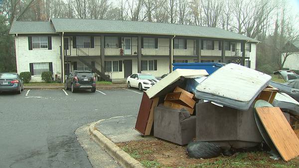 Councilman tours apartments where residents live in poor conditions