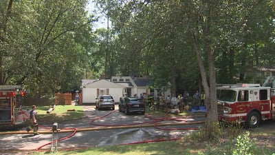 Fire forces 5 out of southeast Charlotte home, investigators say