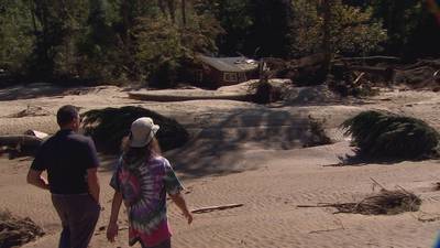 Green River community trapped by mudslides as helicopters bring supplies