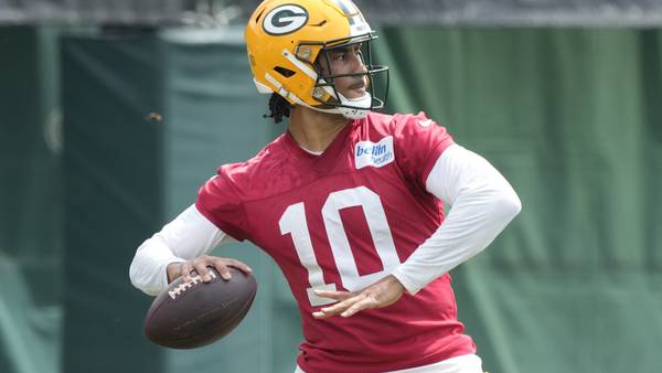 Packers QB Love agrees to terms on 4-year contract extension worth $220 million, AP source says