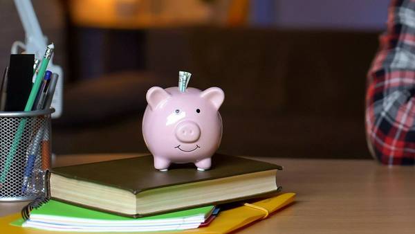Tips for teaching kids financial literacy at home