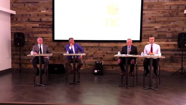 Mooresville mayoral candidates take part in debate
