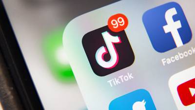 ‘I am worried’: Schools up safety in response to threats circulating on TikTok