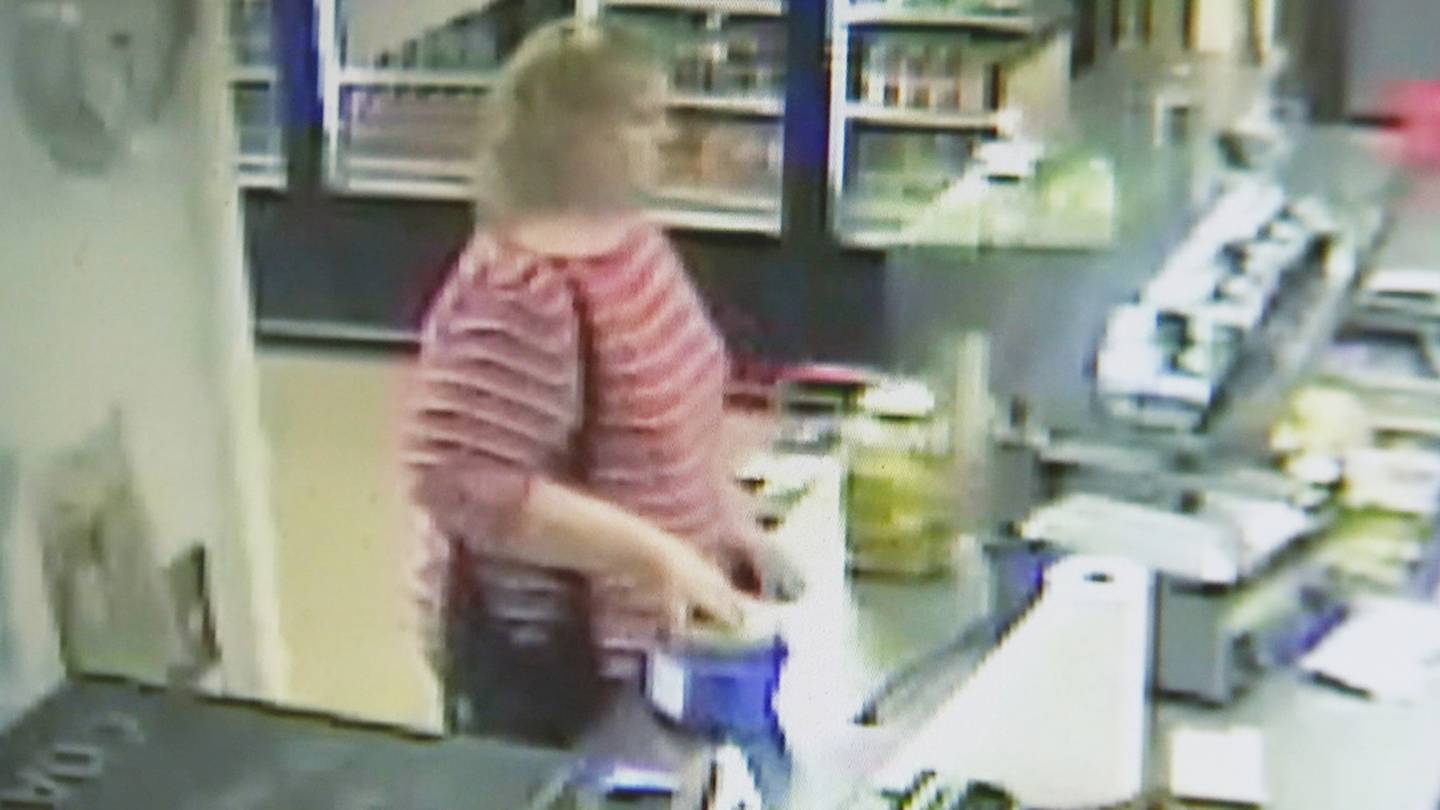 Thief Caught On Camera Stealing Tip Jar From Gastonia Restaurant Wsoc Tv 