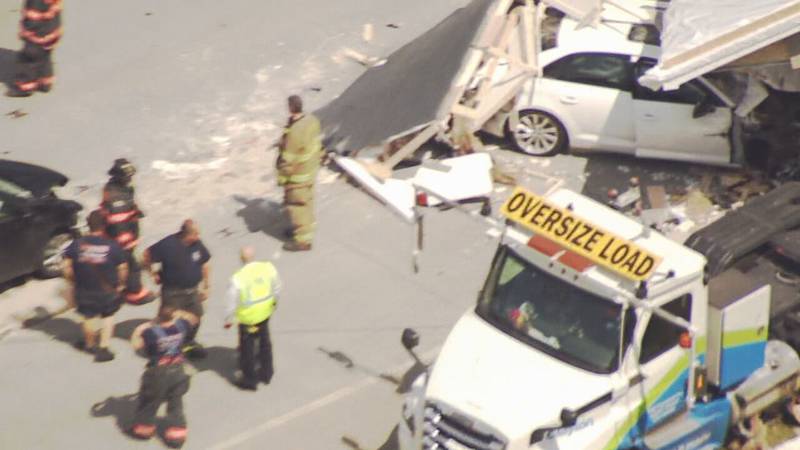 A tractor-trailer carrying a mobile home crashed, closing the inner loop of I-485.