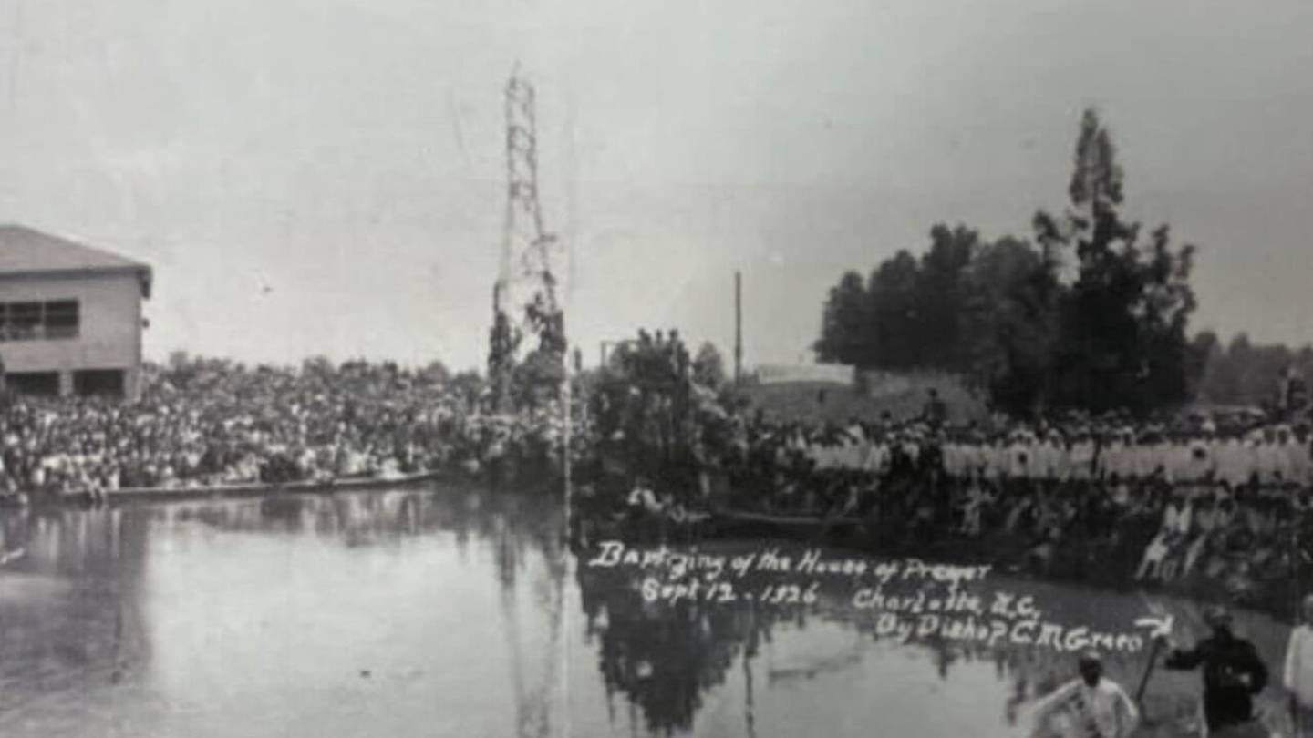 A historical photo of the Sunday gatherings organized by LC Coleman in Charlotte's parks.
