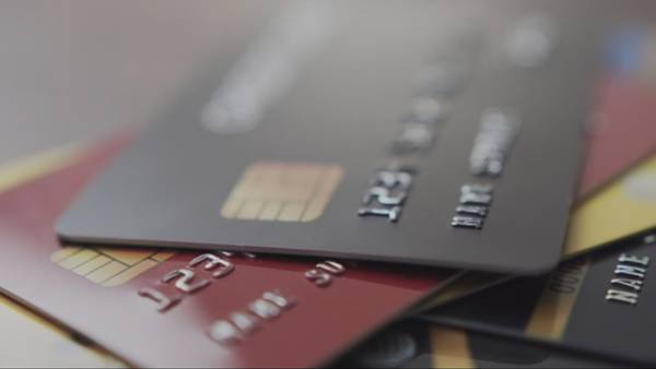 Survey shows more people starting the new year with monthly balances and credit card debt