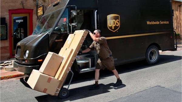 UPS busca contratar 50 mil trabajadores temporales esta semana 