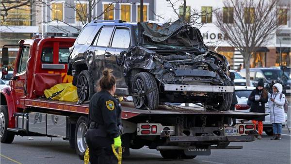 Man charged after SUV crashes into Massachusetts Apple Store, killing 1
