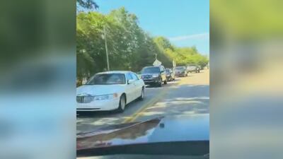 Pick up, drop off line at SC high school forces cars to park in road, parent says
