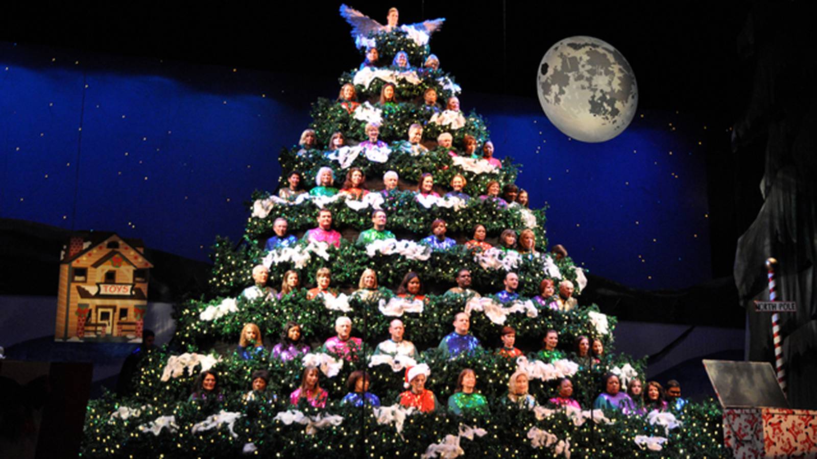 Singing Christmas Tree continues holiday tradition in Charlotte for 58