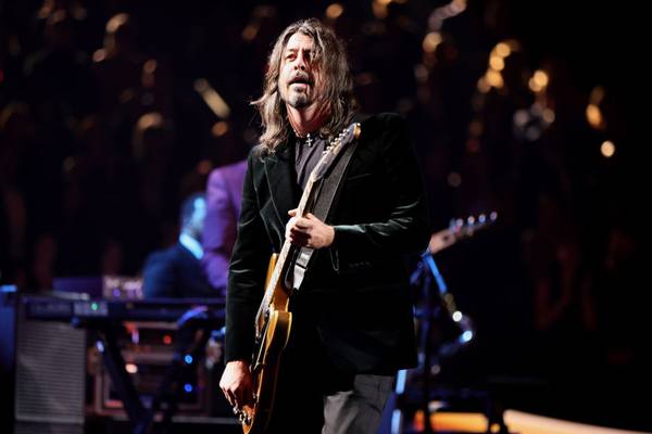 Dave Grohl cooks hundreds of dinners for Los Angeles homeless shelter during winter storm
