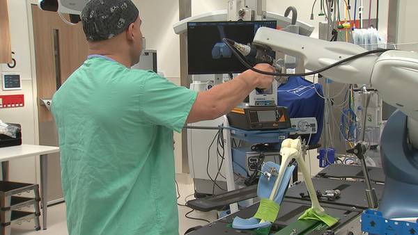 ‘It’s been life-changing’: York County surgeon uses robot to assist knee surgeries 
