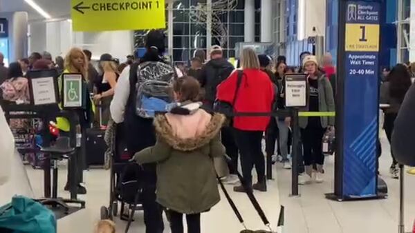 CLT flyer says lines at TSA are “worst they’ve seen”