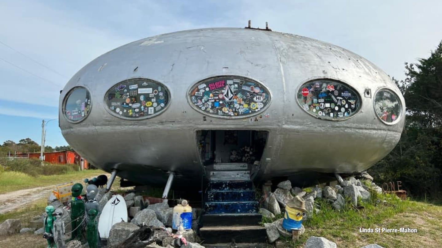 Popular 'UFO House' on Hatteras Island burns down – WSOC TV
