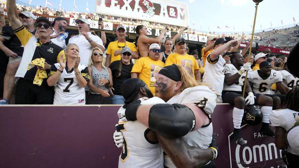 App State uses 2 turnovers to stun No. 6 Texas A&M 17-14