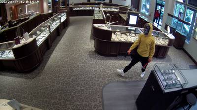 Thieves use guns, sledgehammers to rob Huntersville jewelry store; FBI investigating