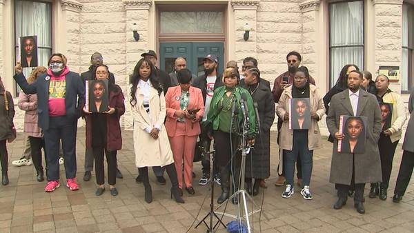 Family of Shanquella Robinson holds rally in Washington, says investigation is in U.S. hands