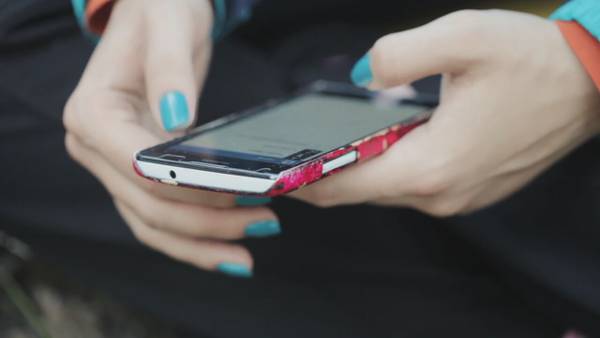 CMS to ban student cellphone use during class this year