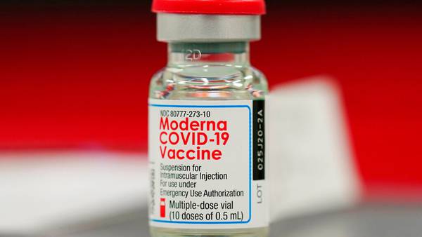 Panel asesor de la FDA aborda vacunas de refuerzo J&J y Moderna