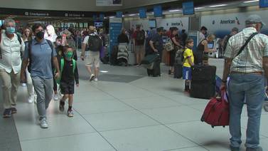 Charlotte Douglas sees hundreds of delays, cancelations second weekend in a row