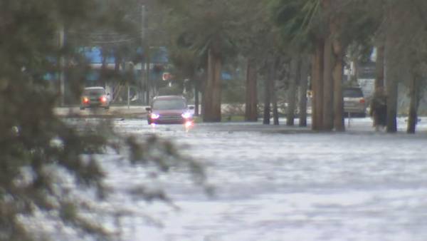 Floridians awaken to power outages, flooding left in Ian’s wake
