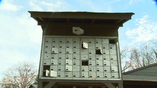 Residents living at ‘deteriorating’ apartments say they can’t get mail delivered