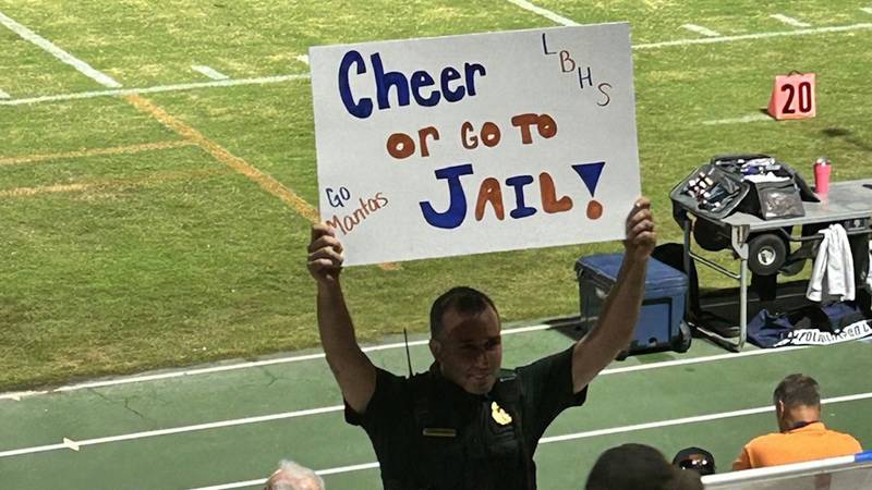 The deputy's sign went viral.