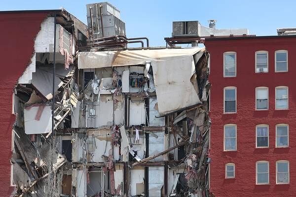3 men remain missing after Iowa building collapse