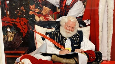 ‘He lived Santa 24/7′: Department store Santa fondly remembered after death