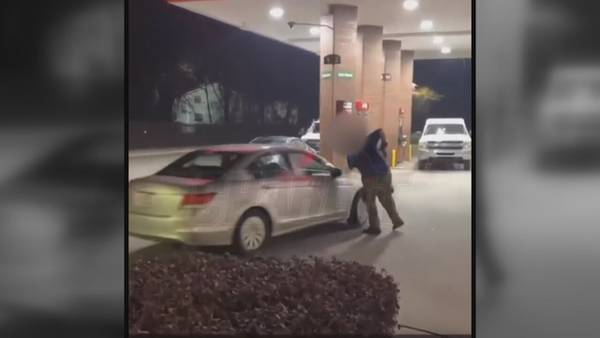 Police investigating after security guard shoots at woman in car at QuikTrip