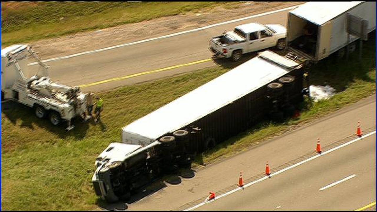 Overturned Tractor Trailer Shuts Down I 77 Ramp In Troutman Wsoc Tv 6742