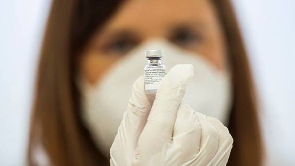Study: Pfizer vaccine effective against 16 mutations found in coronavirus variants