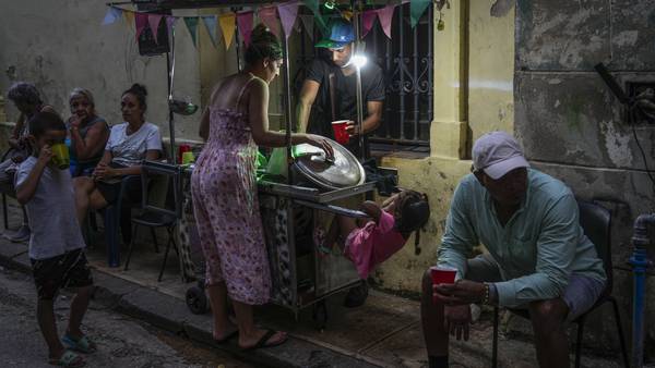 Storm causes at least 6 deaths in Cuba, where a long power outage is raising tempers