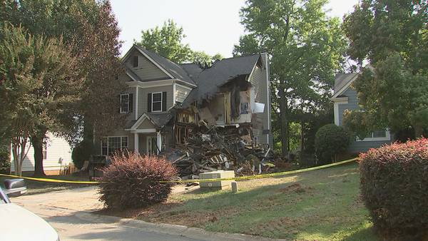 Fire causes $315,000 in damage to south Charlotte home, officials say